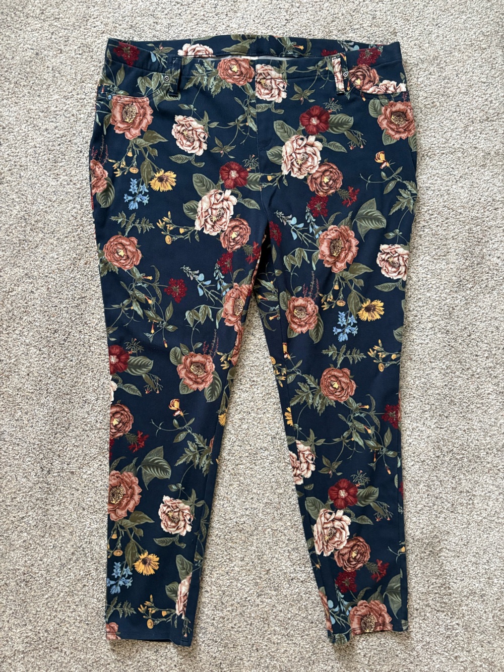 Faded Glory Capri Jeggings Sz 3X (22W-24W) Navy Floral Stretch Denim